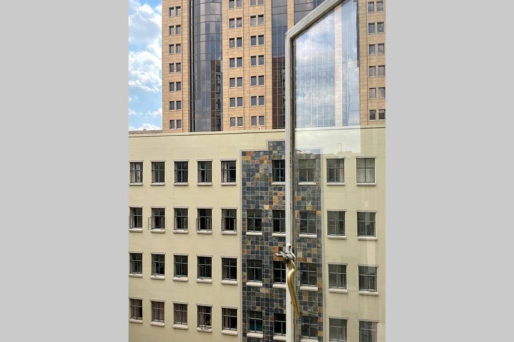 Cool & Easy Flat In The Heart Of Marshalltown Johannesburg Zewnętrze zdjęcie