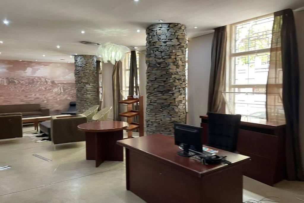 Cool & Easy Flat In The Heart Of Marshalltown Johannesburg Zewnętrze zdjęcie